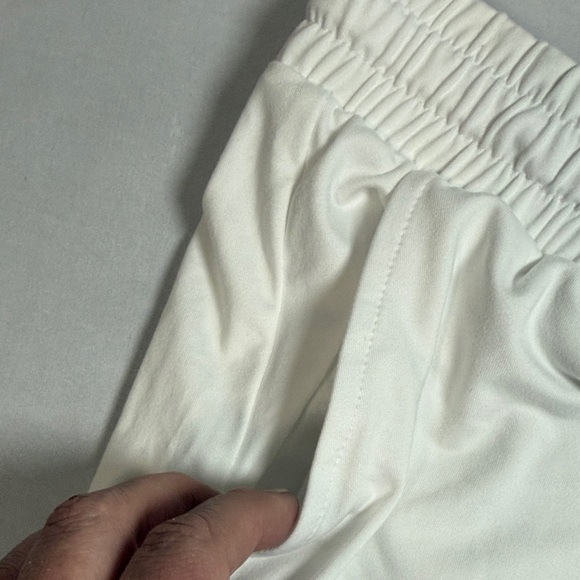 Feat Clothing Men’s Roam Performance Shorts in White  Size Large - Picture 5 of 9